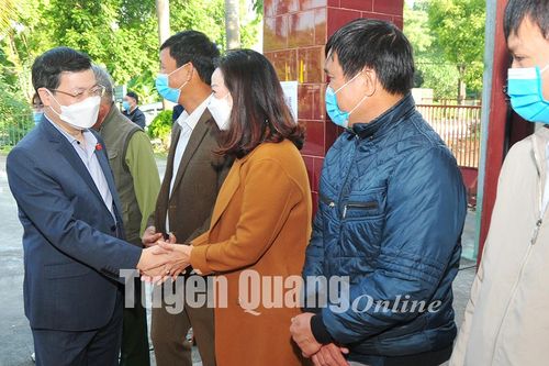 Chủ tịch UBND tỉnh Nguyễn Văn Sơn tiếp xúc cử tri phường Tân Hà
