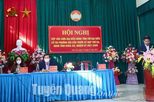 Đại biểu HĐND tỉnh tiếp xúc cử tri trước kỳ họp thứ ba