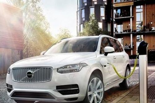 Nhiều hãng xe hơi cam kết ngừng sản xuất xe sử dụng năng lượng hóa thạch