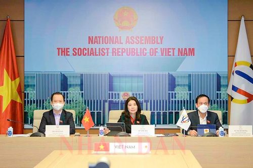 Đoàn đại biểu Quốc hội Việt Nam dự phiên thảo luận dự thảo Nghị quyết về chính trị và an ninh của APPF-29