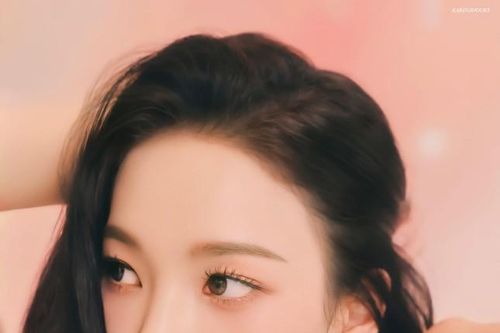 Karina (aespa) lại khoe nhan sắc đỉnh cao, đứng cạnh đàn chị đình đám không hề lép vế