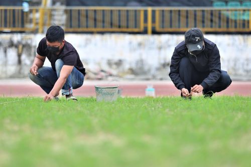 Cấp tập sửa chữa sân vận động Vinh trước mùa giải mới