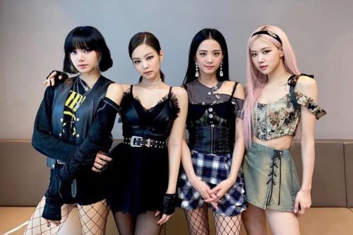 Lý do BlackPink mặc đồ không giống ai