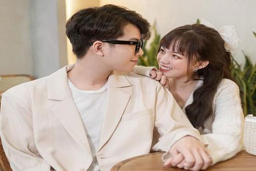 Streamer Mèo Sao Hỏa lộ nghi vấn 'gương vỡ lại lành' với người cũ
