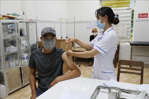 Ninh Thuận tăng tốc tiêm vaccine phòng COVID-19
