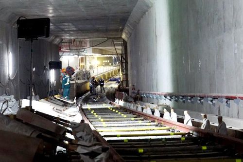 Gấp rút hoàn thiện những đoạn ray cuối cùng tuyến metro Bến Thành – Suối Tiên