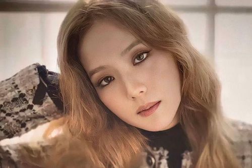 Jisoo sở hữu nhan sắc xinh đẹp 'cân' được mọi màu tóc khó nhằn, đơn giản nhất