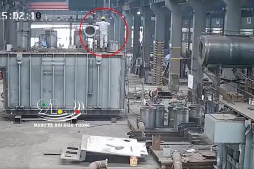 Clip: Sau tiếng nổ lớn, nam công nhân hàn xì bất ngờ bị bắn lên không trung rồi nằm bất động