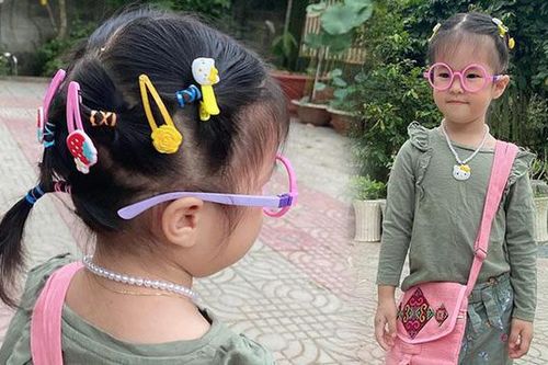 Lê Phương mừng vì có con gái, để hai mẹ con cùng nhau làm điệu