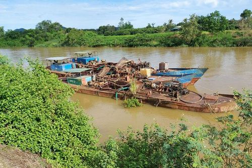 Cát Tiên: Lắp đặt camera giám sát các bãi tập kết cát