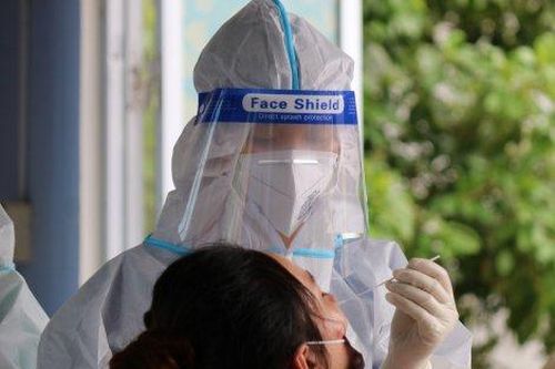 Y tế - Sức khỏe Y tế - Sức khỏe Xét nghiệm tầm soát diện rộng tiểu thương các chợ TP. Huế