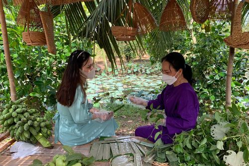Đoàn khách TP.HCM đầu tiên đến Bến Tre hậu dịch