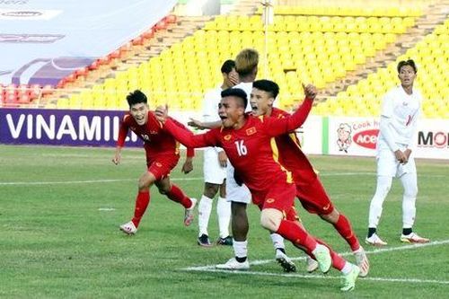 Cầu thủ người dân tộc Tà Ôi được Ủy ban Dân tộc tặng Bằng khen