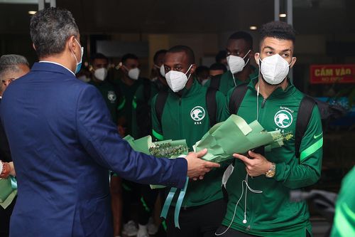 ĐT Saudi Arabia đặt chân tới Hà Nội, sẵn sàng làm khách của ĐT Việt Nam