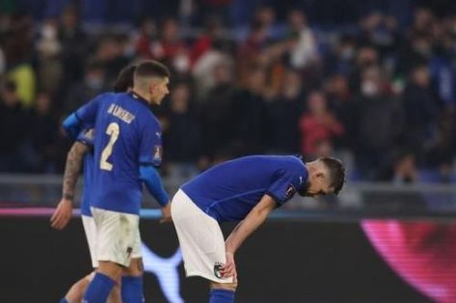 Jorginho sút hỏng 11m, Italia tuột chiến thắng ở phút 90