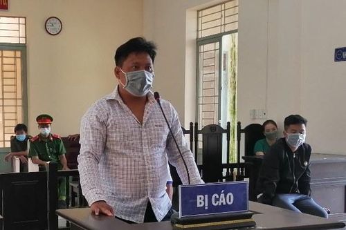 2 nhóm hỗn chiến, 10 bị cáo lãnh án tù