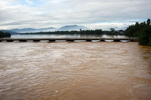 Quảng Ngãi: Mưa, lũ lớn gây ngập lụt hơn 300 ngôi nhà của người dân ở vùng hạ lưu ven sông Trà Câu