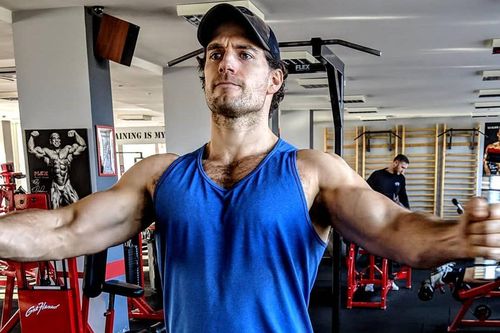 Giây phút tồi tệ nhất của Henry Cavill