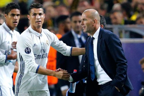 MU hy vọng Zidane đổi ý, tái ngộ Ronaldo và Varane ở Old Trafford