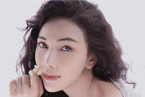 Quỳnh Thư cảm ơn ai đó: 'Em đã nhìn rõ ai yêu thương em thật lòng'