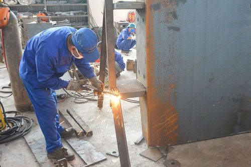 Lan tỏa phong trào thi đua 'Lao động giỏi, lao động sáng tạo'