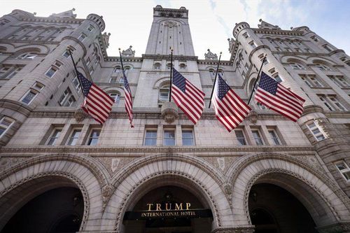 Tập đoàn Trump đạt thỏa thuận bán khách sạn ở Washington