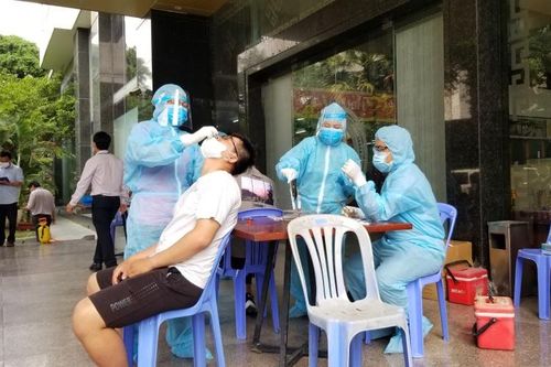 Ngày 15/11, Hà Nội ghi nhận số ca Covid-19 cao kỷ lục