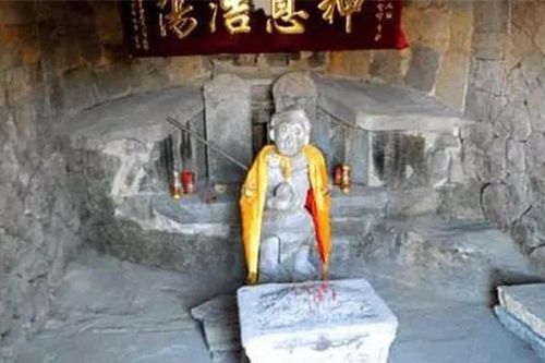 Sửng sốt phát hiện ngôi mộ 'Tề Thiên Đại Thánh': Có cả gậy như ý!