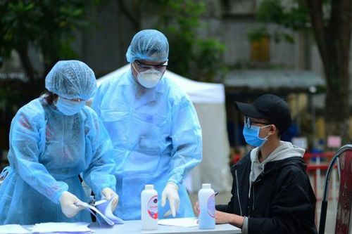 Hà Nội thông báo khẩn tìm người đến nhà hàng, quán cà phê, xe bus, phòng khám liên quan ca mắc Covid-19