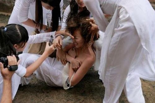 Những lần lộ nội y của người đẹp Việt trên phim