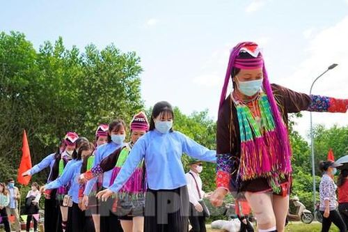 Sôi động những trò chơi trong Ngày hội Đại đoàn kết toàn dân tộc ở Pò Hèn