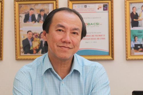 Bác sĩ tư vấn sức khỏe nổi tiếng Lương Lễ Hoàng qua đời vì Covid-19