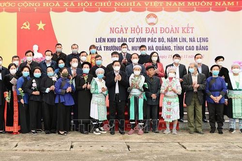 Thủ tướng: Phát huy tinh thần tự lực, tự cường, đồng lòng xây dựng quê hương