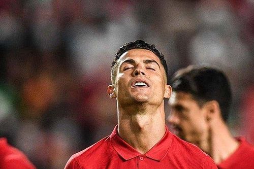 Ronaldo sợ ngồi xem World Cup 2022 qua tivi