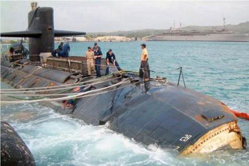 Hạm trưởng USS Connecticut bay ghế vì phán đoán sai