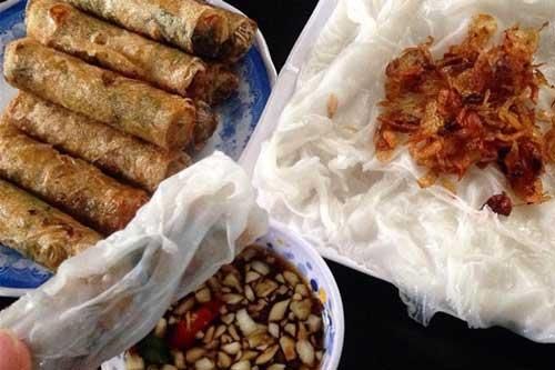 Nhìn rất giống bánh cuốn nhưng lại là món nổi tiếng của xứ Nghệ