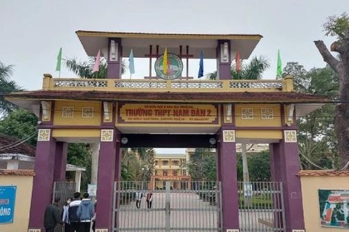 Lời kể của nữ sinh lớp 9 bị nam nhân viên trường học dâm ô: 'Ông ấy dùng gang tay đo cho em từ dưới lên'