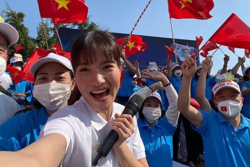 Nữ MC 'mát tay' của Đường lên đỉnh Olympia, dẫn đầu cầu nào là thí sinh nơi đó vô địch