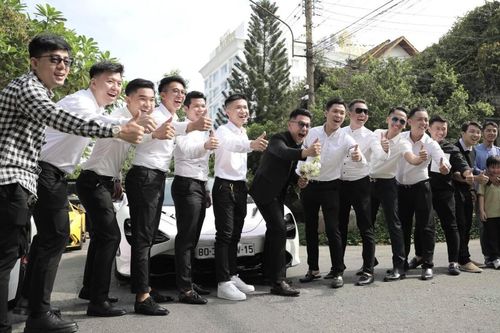 Trọn khung cảnh lễ đính hôn toàn siêu xe của thiếu gia Tống Đông Khuê và dàn phụ rể cực 'chất lượng'