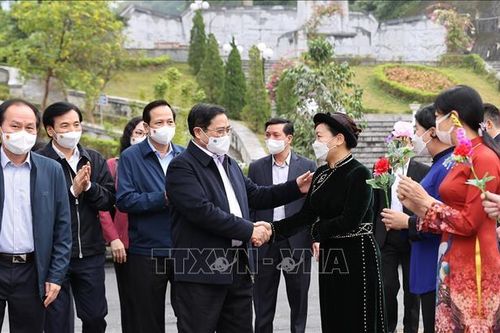 Thủ tướng dự Ngày hội Đại đoàn kết toàn dân tộc tại Khu Di tích Pác Bó