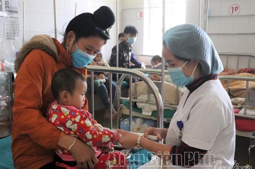 Phòng bệnh đường hô hấp cho trẻ trong mùa đông