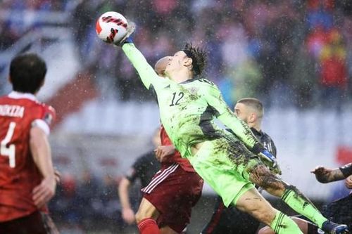 Kudryashov đốt lưới nhà giúp Croatia soán ngôi đầu, Nga cay đắng dự play-off
