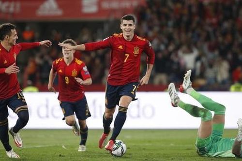 Tây Ban Nha vượt qua Thụy Điển để giành quyền dự World Cup
