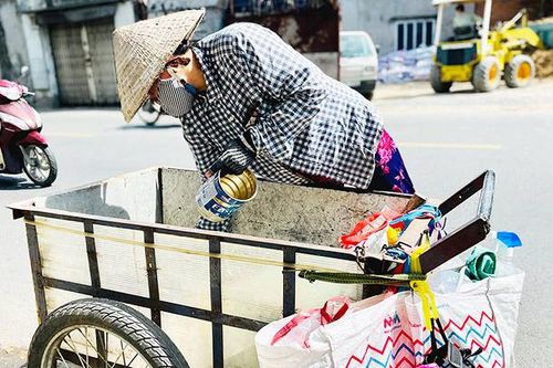 Chật vật mưu sinh
