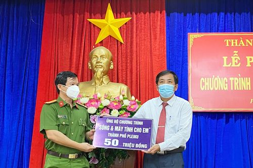 Gia Lai: Tiếp nhận hơn 1 tỷ đồng ủng hộ Chương trình 'Sóng và máy tính cho em'