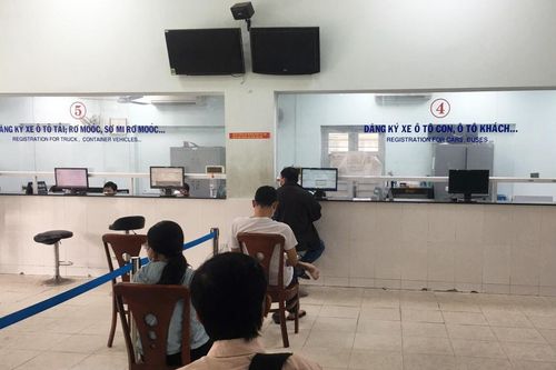 Từ 15/11, TP.HCM cấp đổi biển số xe kinh doanh vận tải ngoài giờ hành chính