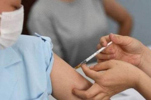 Thêm bằng chứng cho thấy vaccine phòng COVID-19 an toàn cho bệnh nhân ung thư