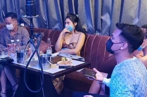 Quán cà phê bán ma túy, bóng cười cho khách