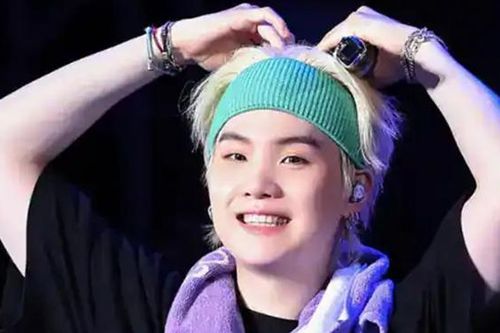 Suga BTS tiết lộ về thời tân binh, fan nghe muốn khóc