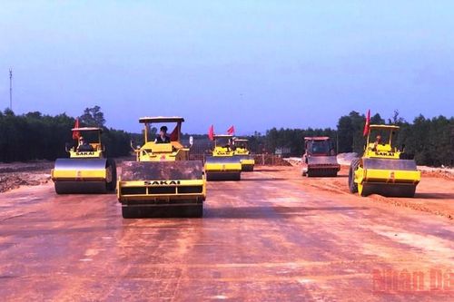 Đề xuất triển khai đầu tư công 12 dự án thành phần cao tốc bắc - nam